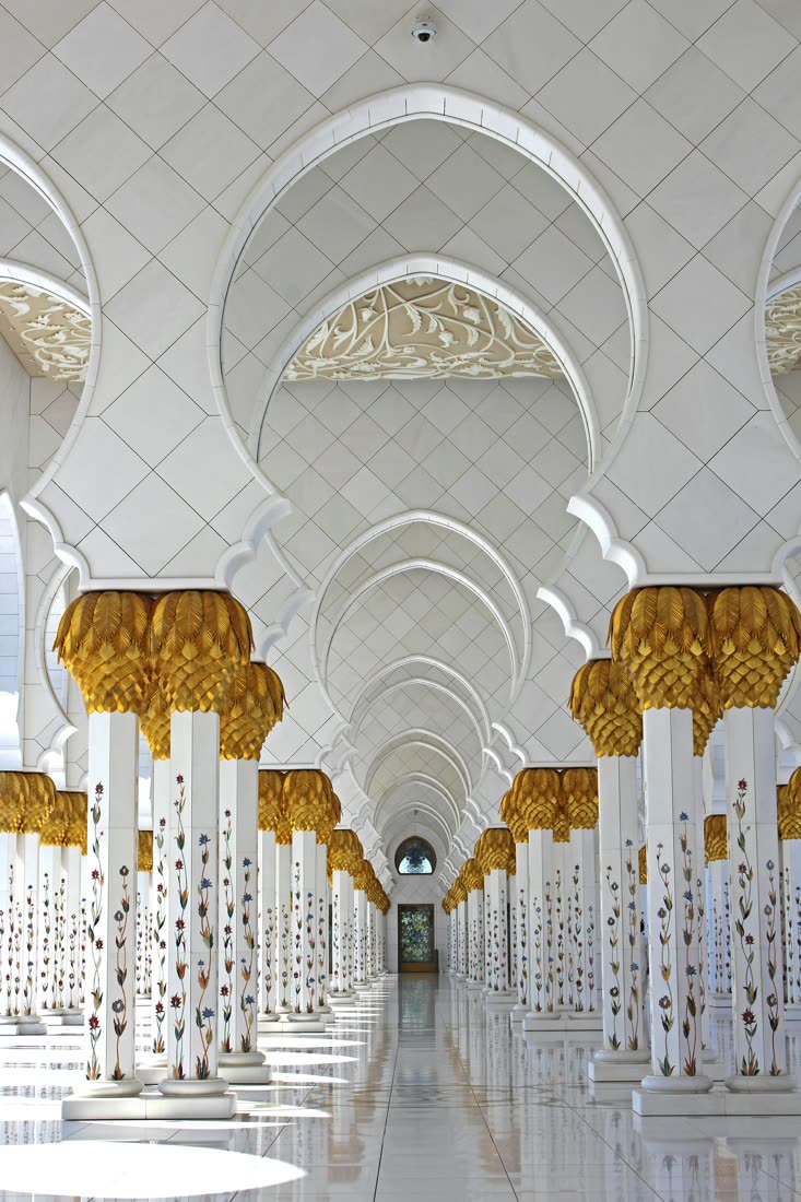 The colonnade of the Sheikh Zayed Grand Mosque