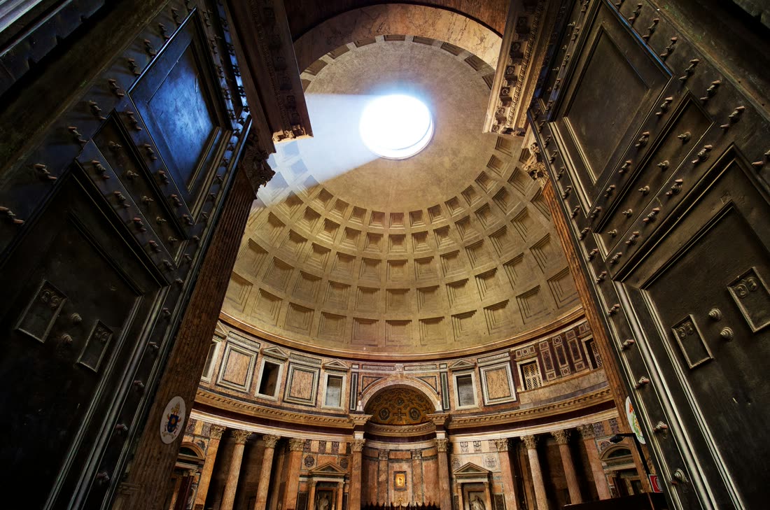 Light through the oculus of the Pantheon